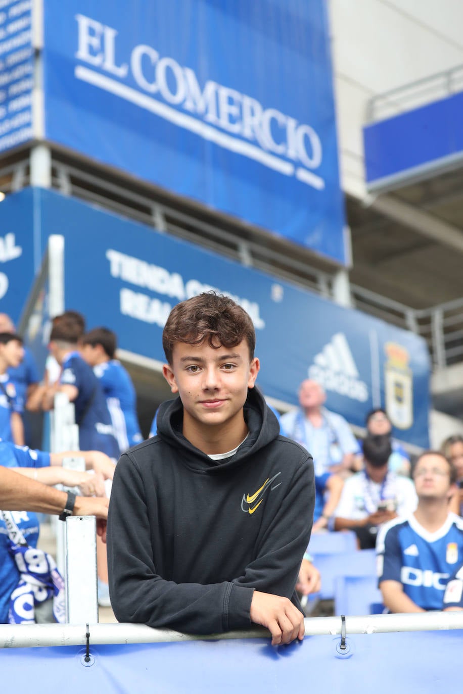 ¿Estuviste viendo el Oviedo - Sporting en el Tartiere? ¡Búscate en las fotos!