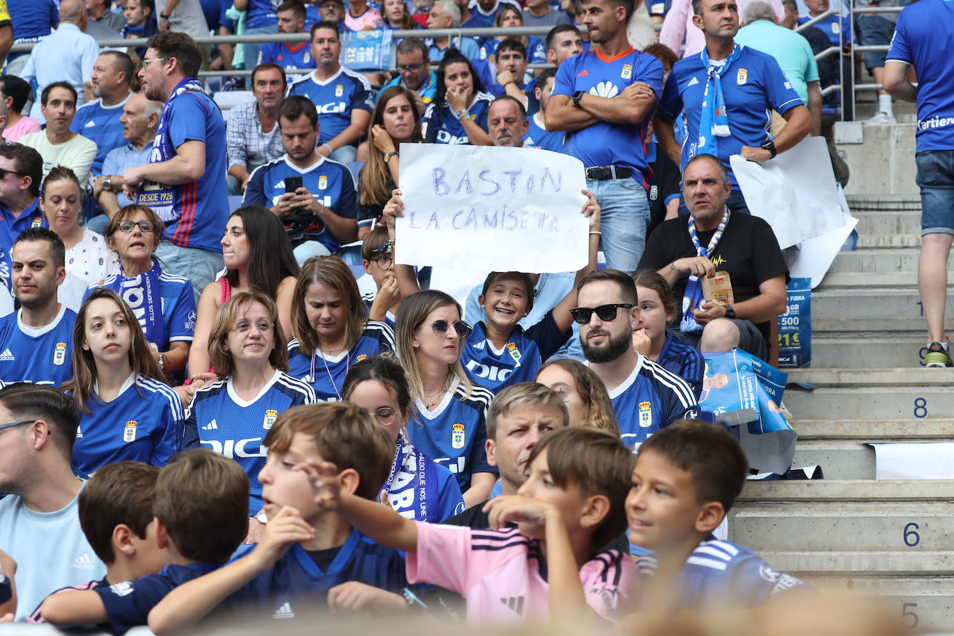 ¿Estuviste viendo el Oviedo - Sporting en el Tartiere? ¡Búscate en las fotos!