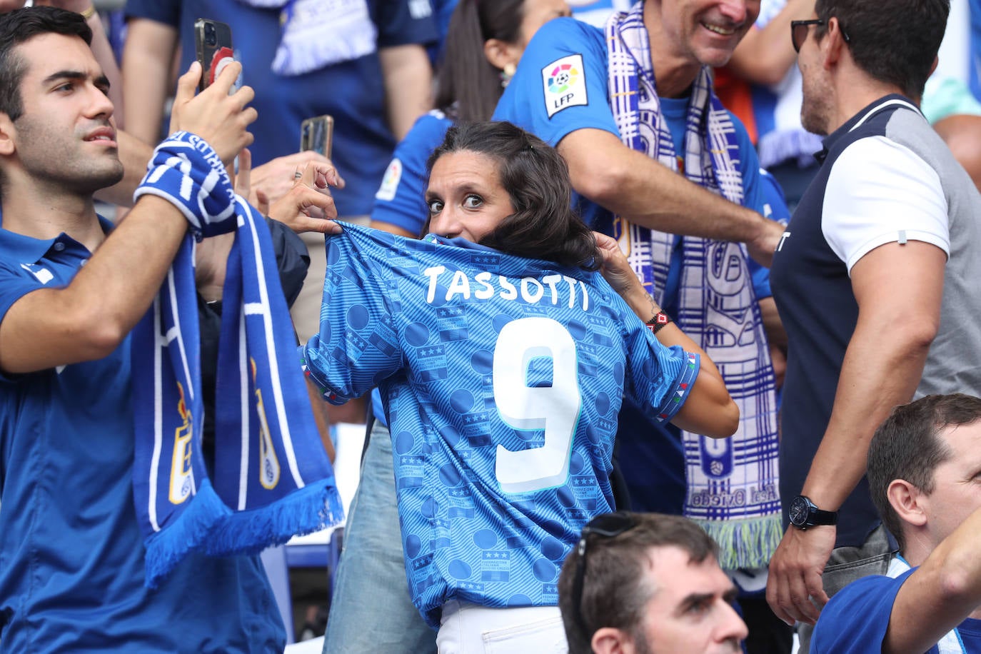 ¿Estuviste viendo el Oviedo - Sporting en el Tartiere? ¡Búscate en las fotos!