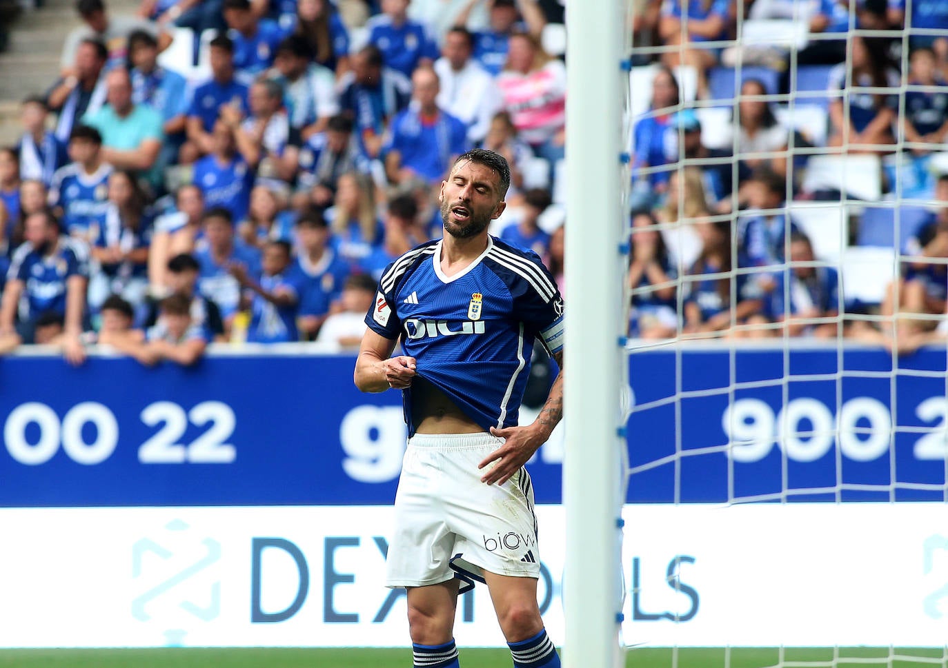 El partido entre el Oviedo y el Sporting, en imágenes