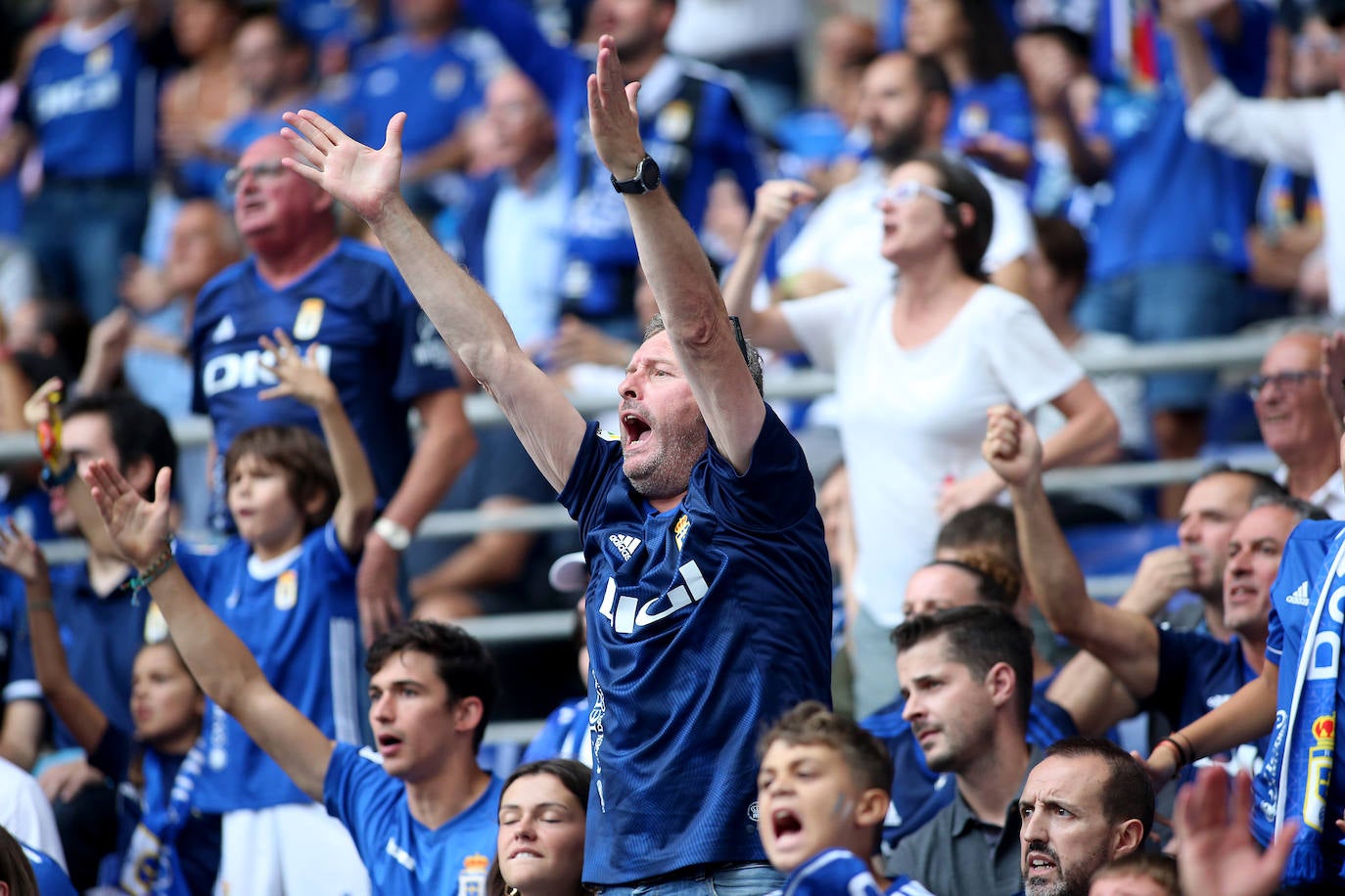 El partido entre el Oviedo y el Sporting, en imágenes