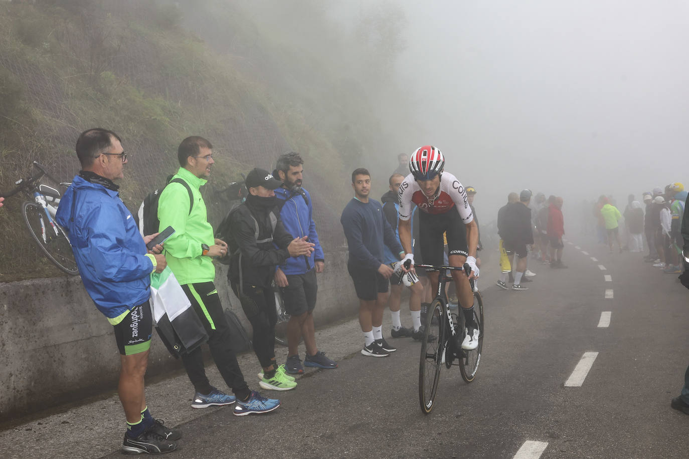 La subida al Angliru, en imágenes