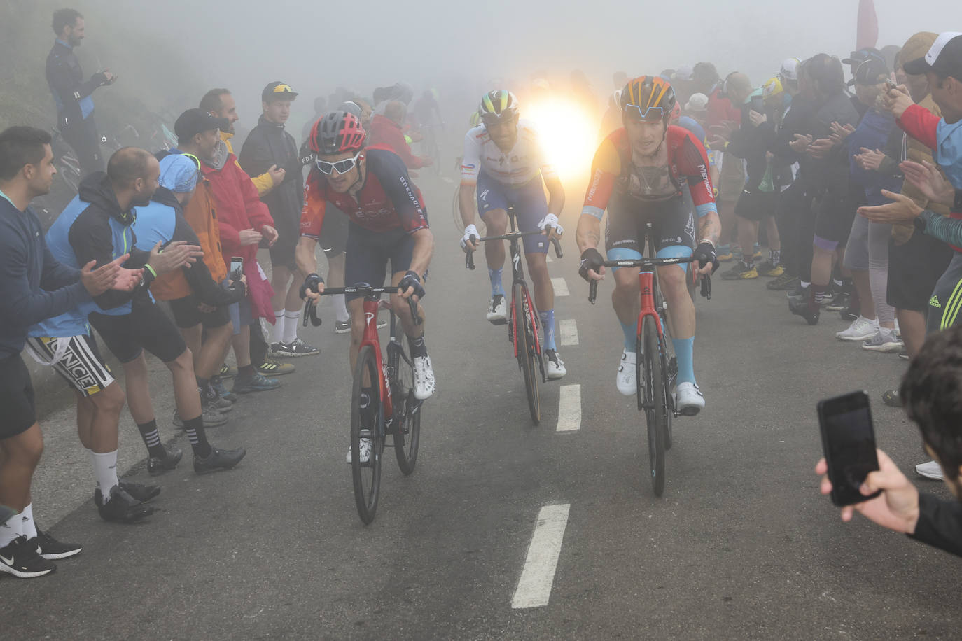 La subida al Angliru, en imágenes