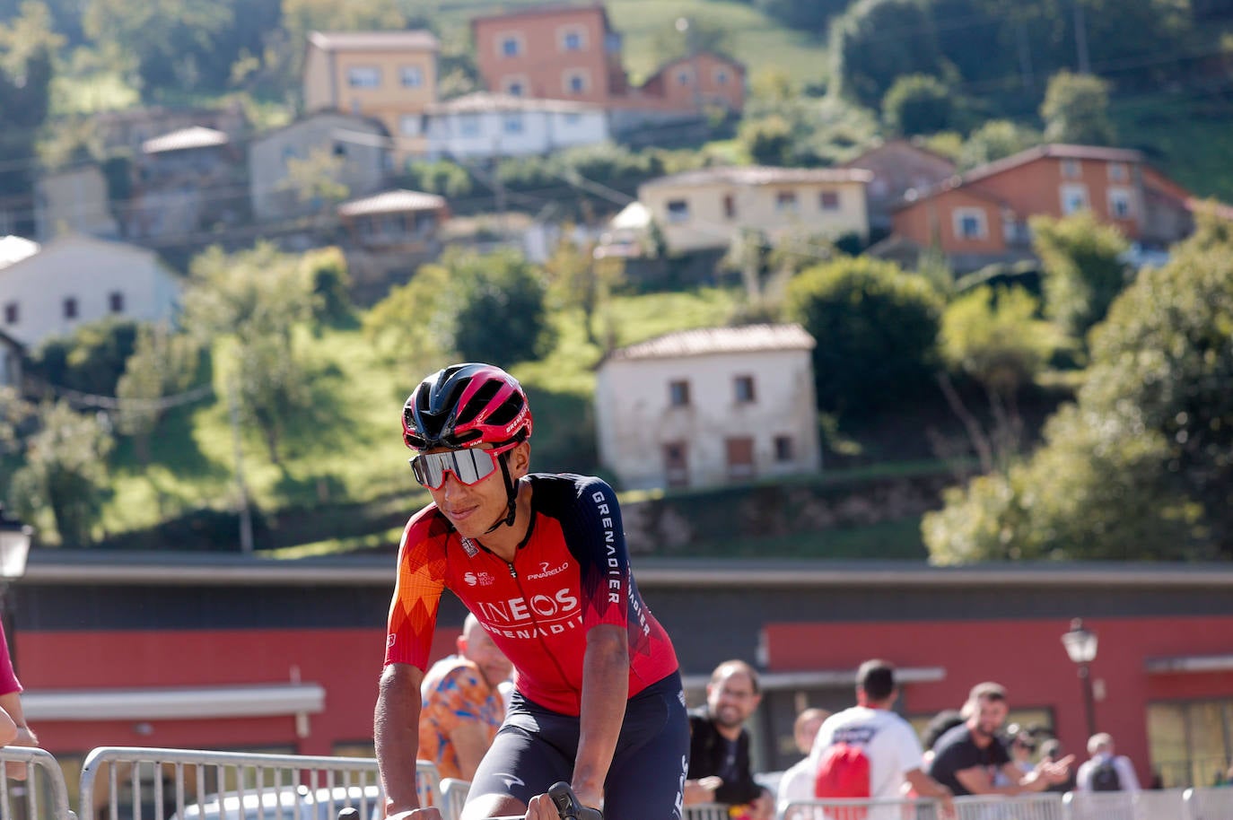 Las imágenes que deja la Vuelta Ciclista en su etapa de Pola de Allande