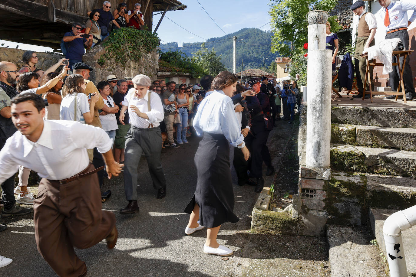 Un viaje a las trincheras para no olvidar la dureza de la Guerra Civil