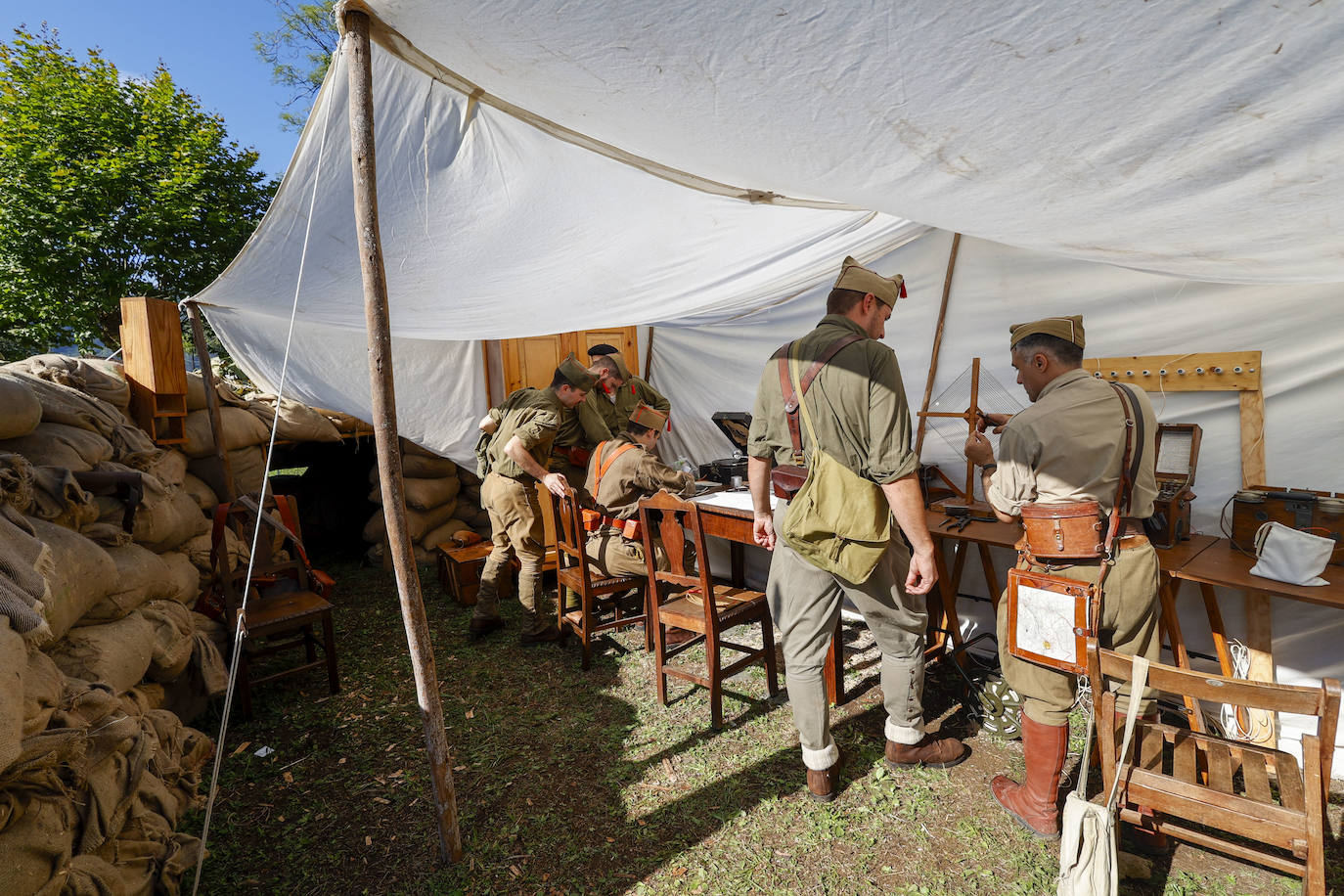 Un viaje a las trincheras para no olvidar la dureza de la Guerra Civil