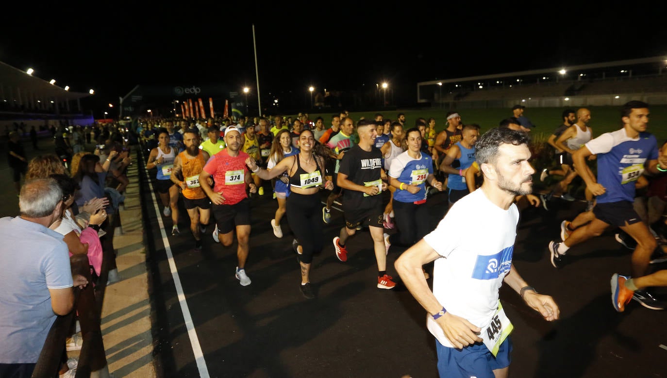 La carrera nocturna de Gijón, en imágenes