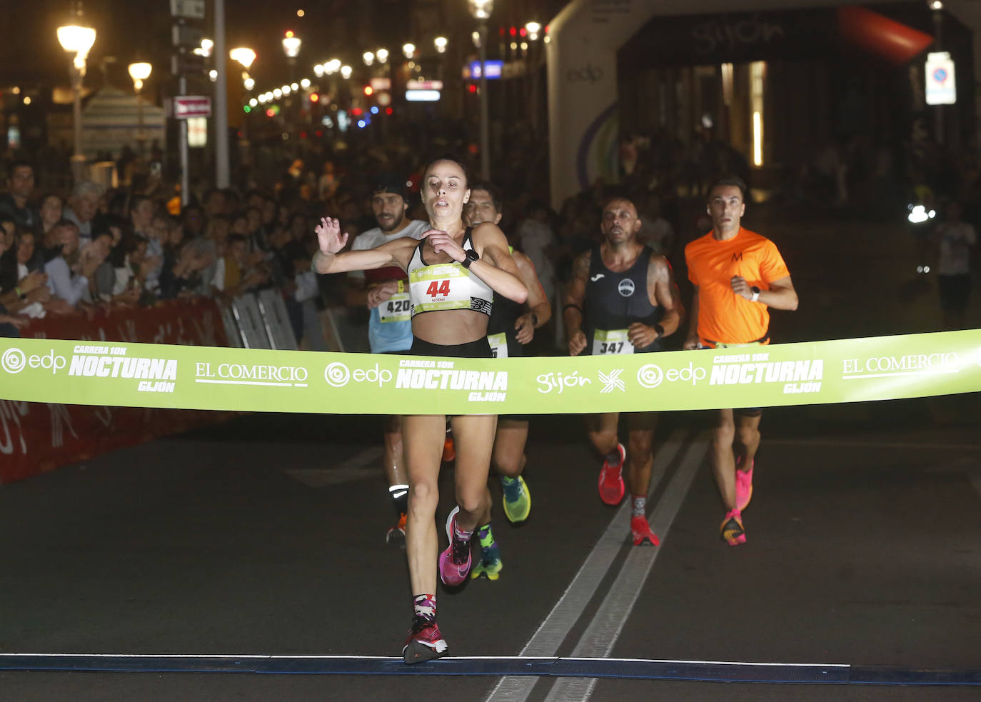 La carrera nocturna de Gijón, en imágenes