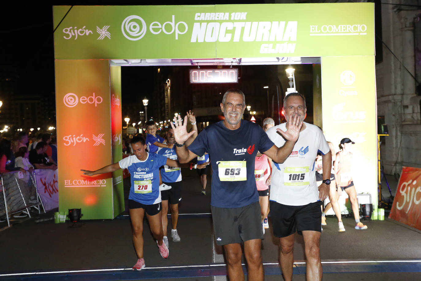 La carrera nocturna de Gijón, en imágenes