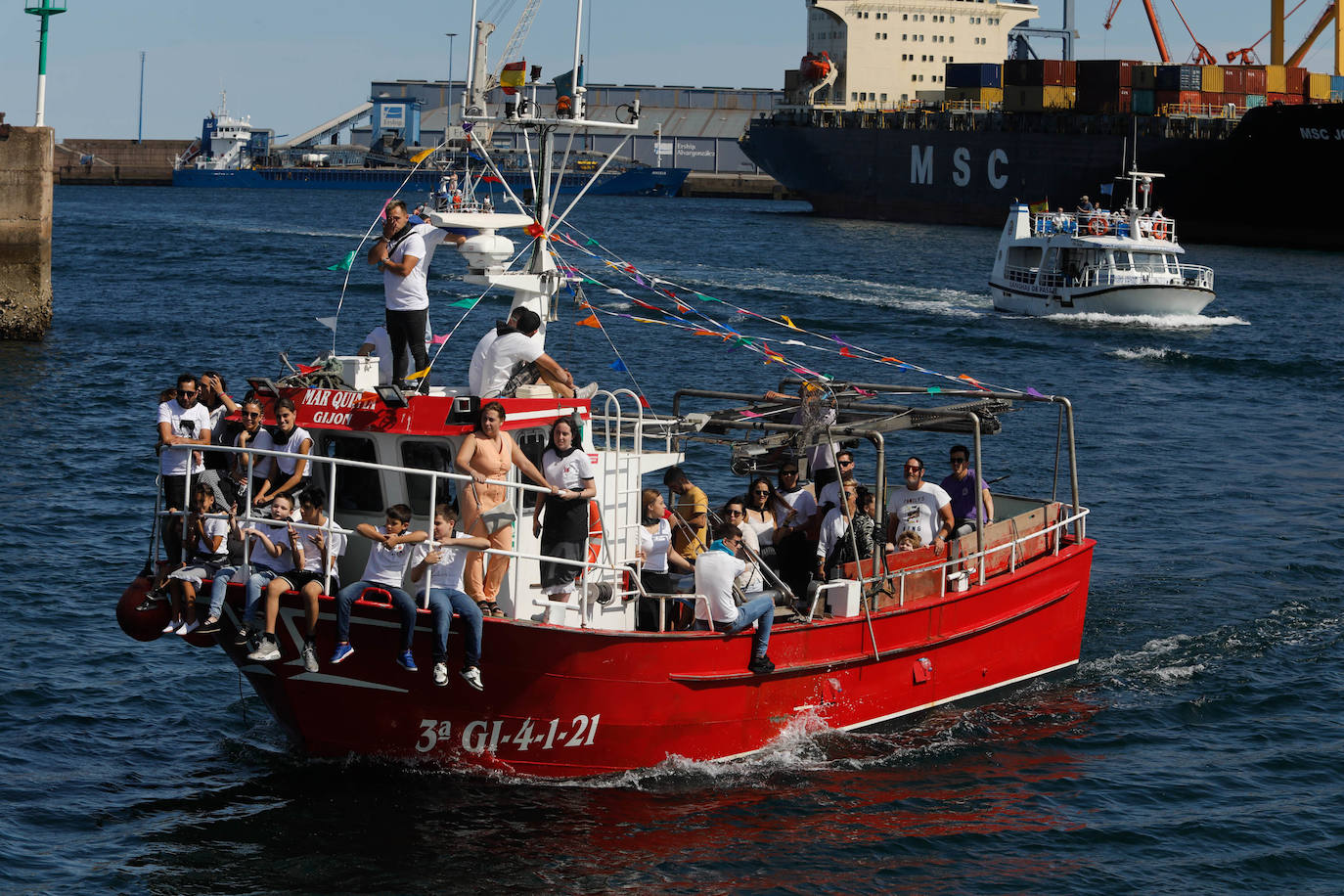 Procesión marinera en Gijón para recordar a los que ya no están