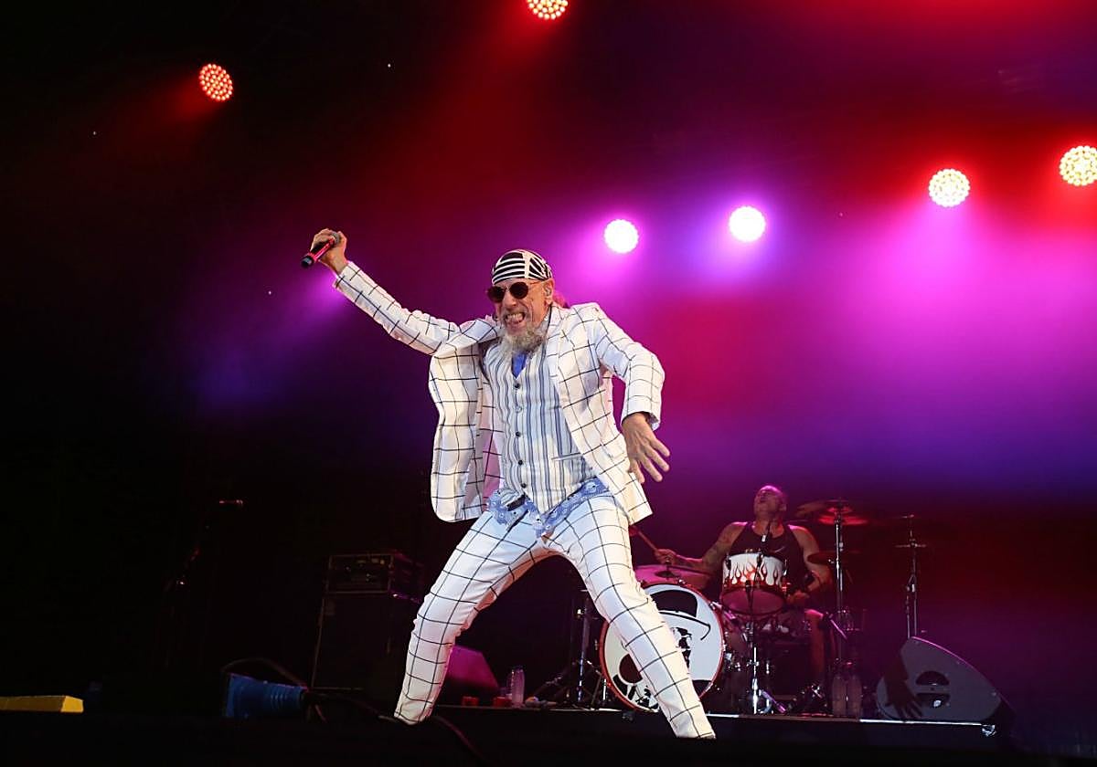 El Drogas, en uno de sus conciertos de la gira.