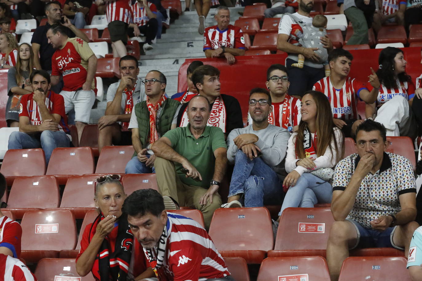 ¿Estuviste en el Sporting - Tenerife en El Molinón? ¡Búscate!