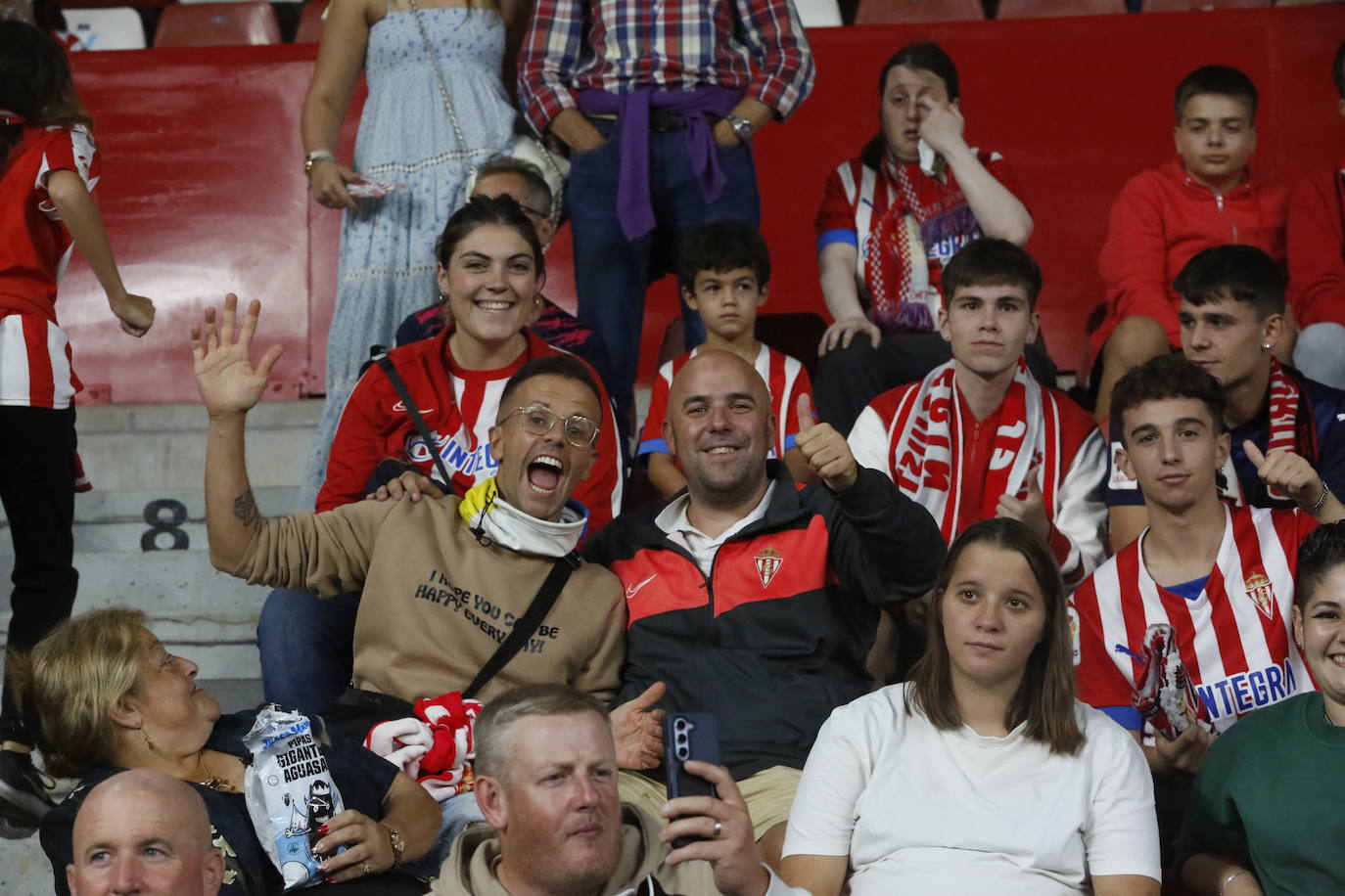 ¿Estuviste en el Sporting - Tenerife en El Molinón? ¡Búscate!