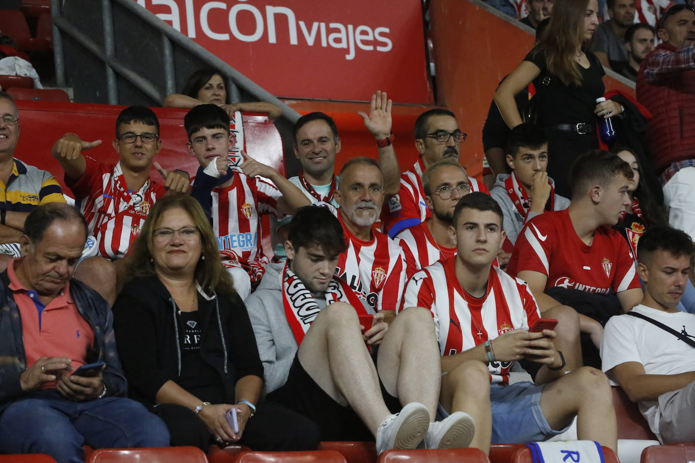 ¿Estuviste en el Sporting - Tenerife en El Molinón? ¡Búscate!