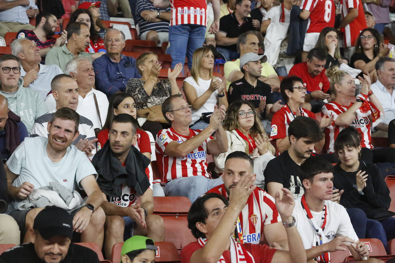 ¿Estuviste en el Sporting - Tenerife en El Molinón? ¡Búscate!