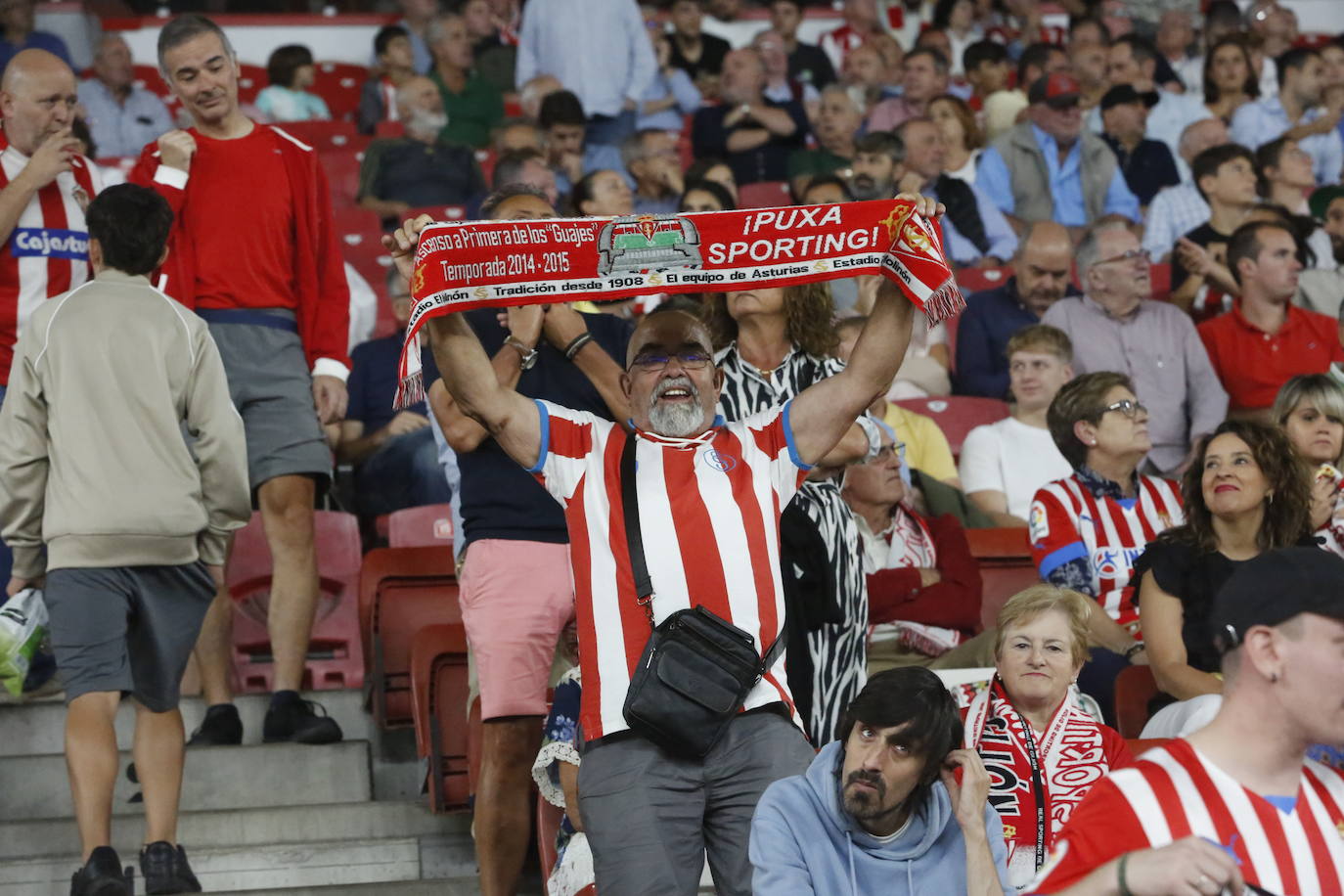 ¿Estuviste en el Sporting - Tenerife en El Molinón? ¡Búscate!