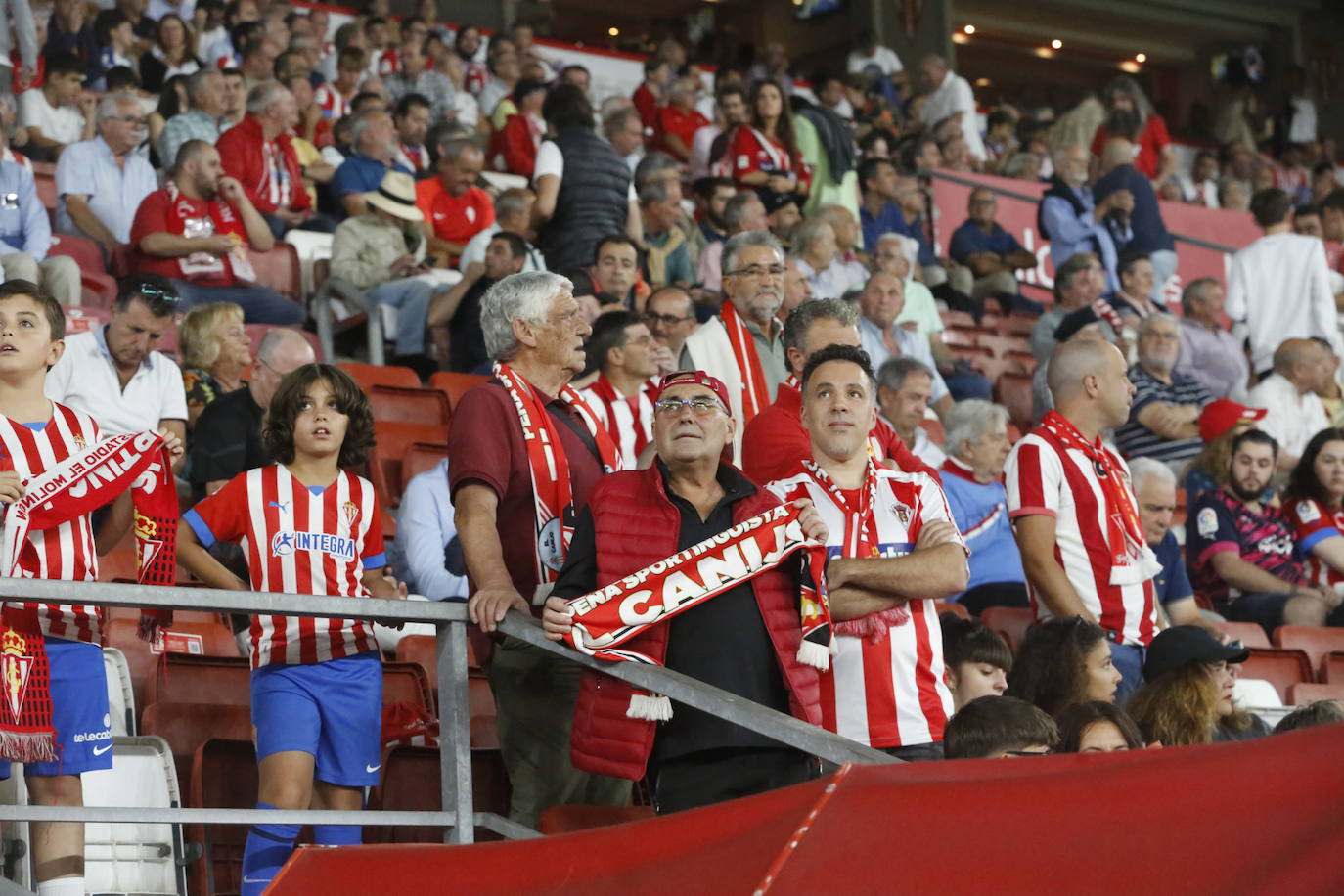 ¿Estuviste en el Sporting - Tenerife en El Molinón? ¡Búscate!