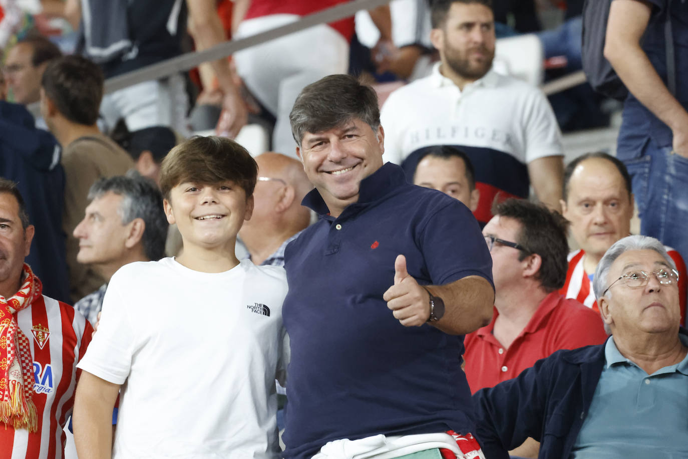 ¿Estuviste en el Sporting - Tenerife en El Molinón? ¡Búscate!