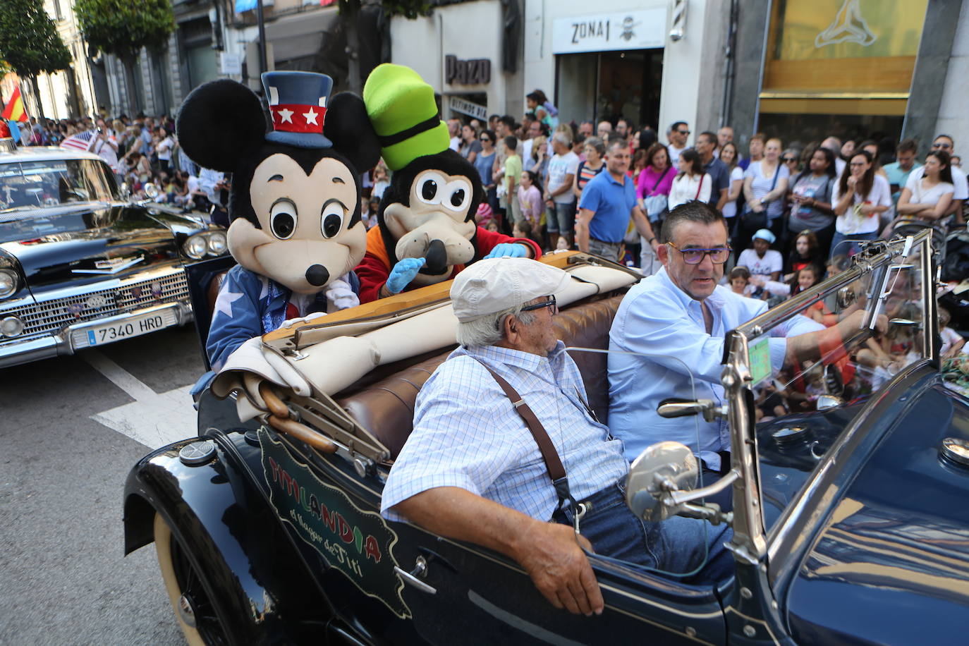 Todas las imágenes del desfile del Día de América en Oviedo