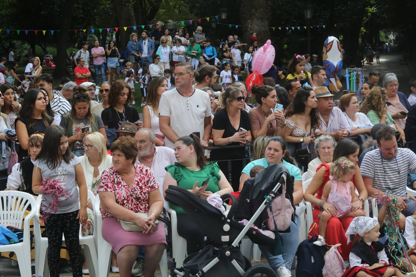 Todas las imágenes del desfile del Día de América en Oviedo