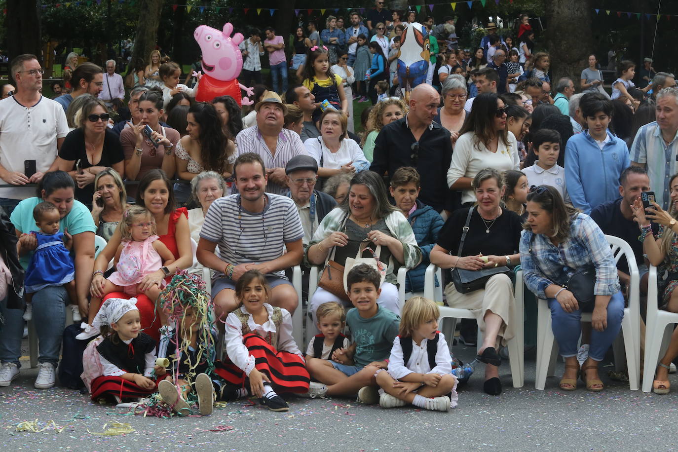 Todas las imágenes del desfile del Día de América en Oviedo