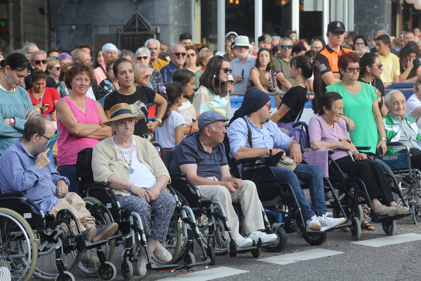 Todas las imágenes del desfile del Día de América en Oviedo