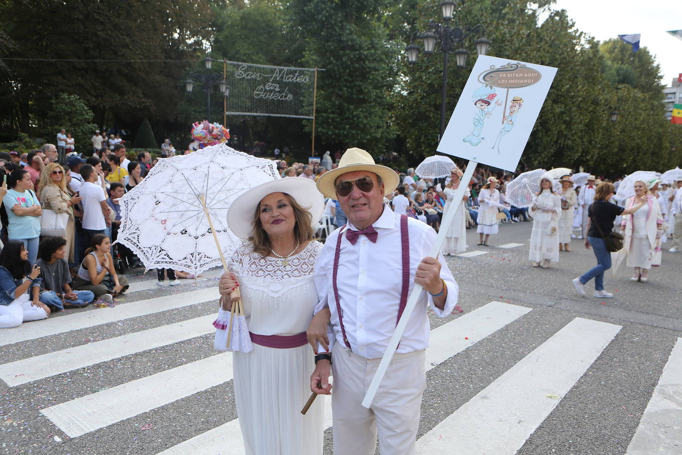 Todas las imágenes del desfile del Día de América en Oviedo