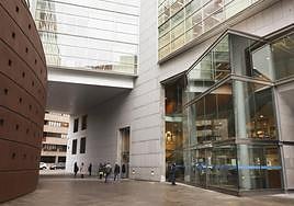 Acepta 5 años de cárcel por intentar matar a un hombre en Oviedo cortándole el cuello con un vidrio