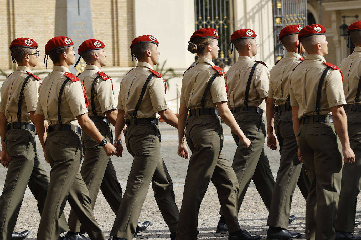 La princesa Leonor, protagonista en la ceremonia de entrega de sables de la academia militar