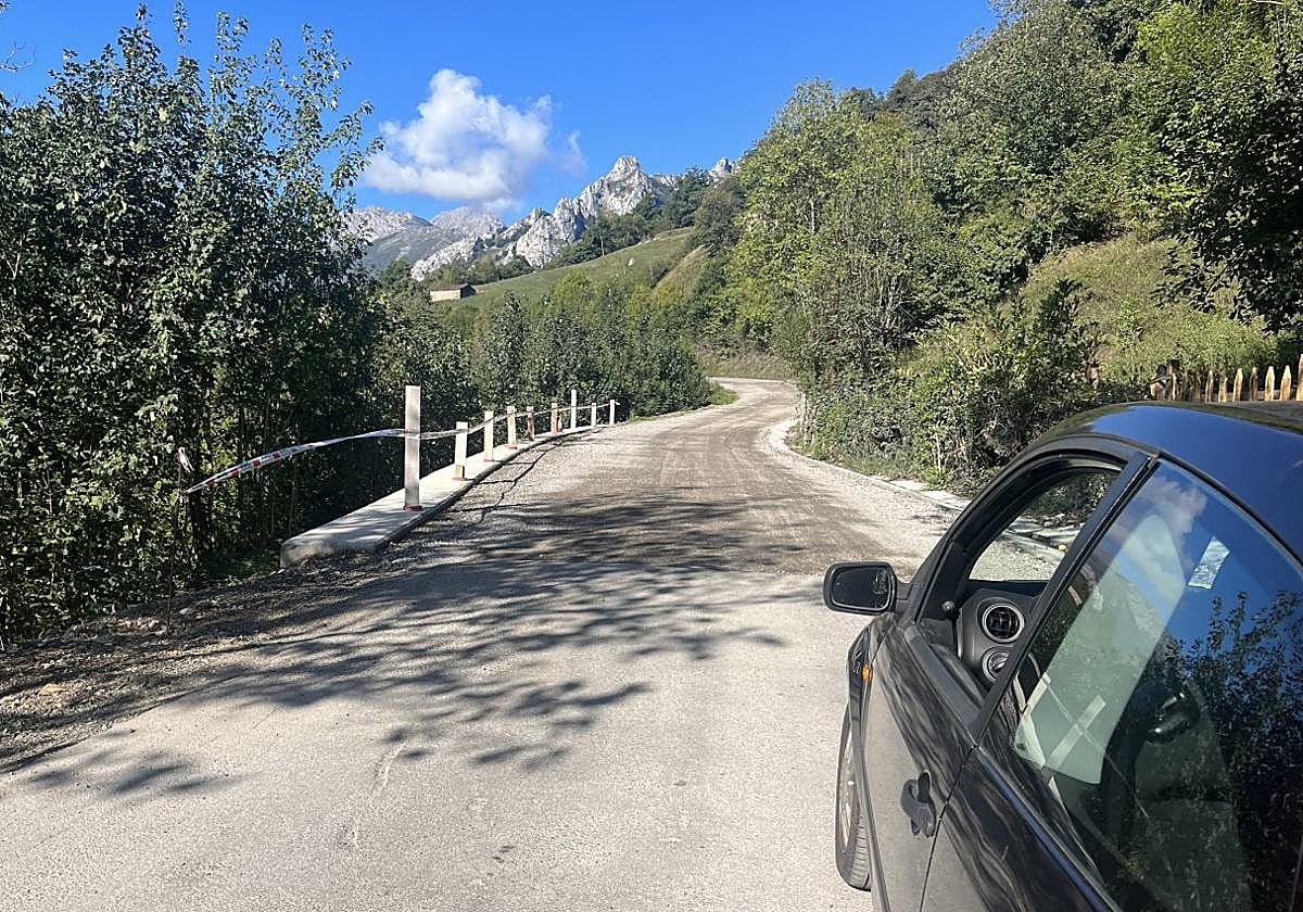 Tramo de la carretera LN-8 en Teyeo, que será asfaltado.