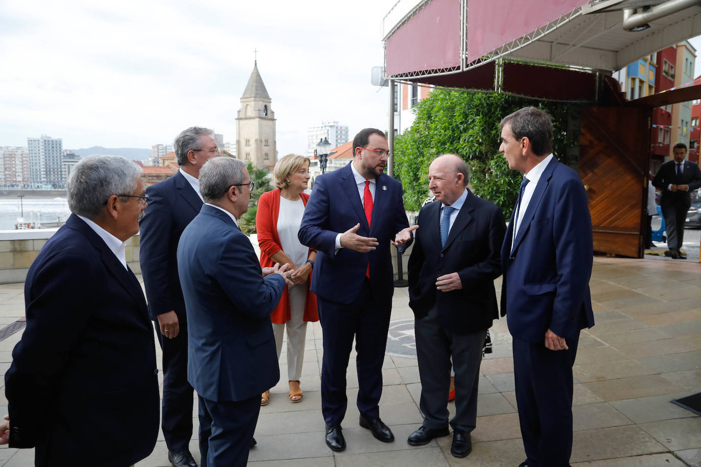 Barbón desgrana los ejes fundamentales de su Gobierno