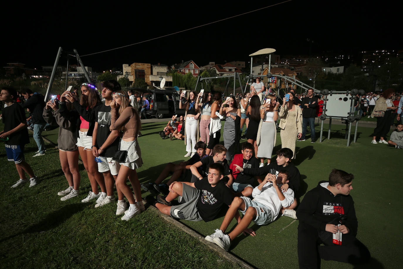 Oviedo estalla en su gran noche de fuegos artificiales