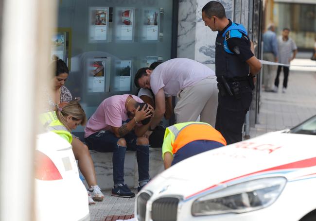 Empleados de la oficina inmobilaria de Francisco Javier Rodríguez , muy afectados.