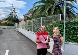 Perguentino Martínez y Susana Madera en la calle del Sol.