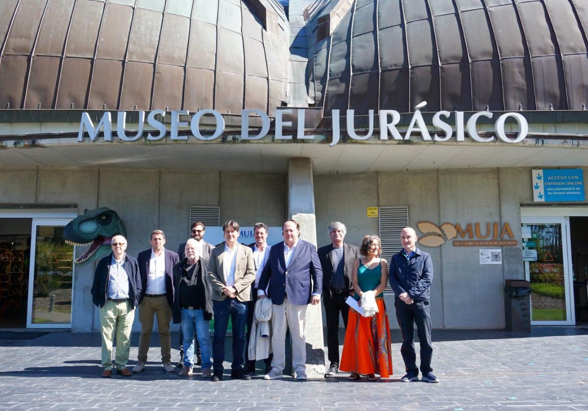 El equipo del Muja y los representantes del Museo Gondwana das Praehistorium celebraron ayer su primera jornada de cooperación.