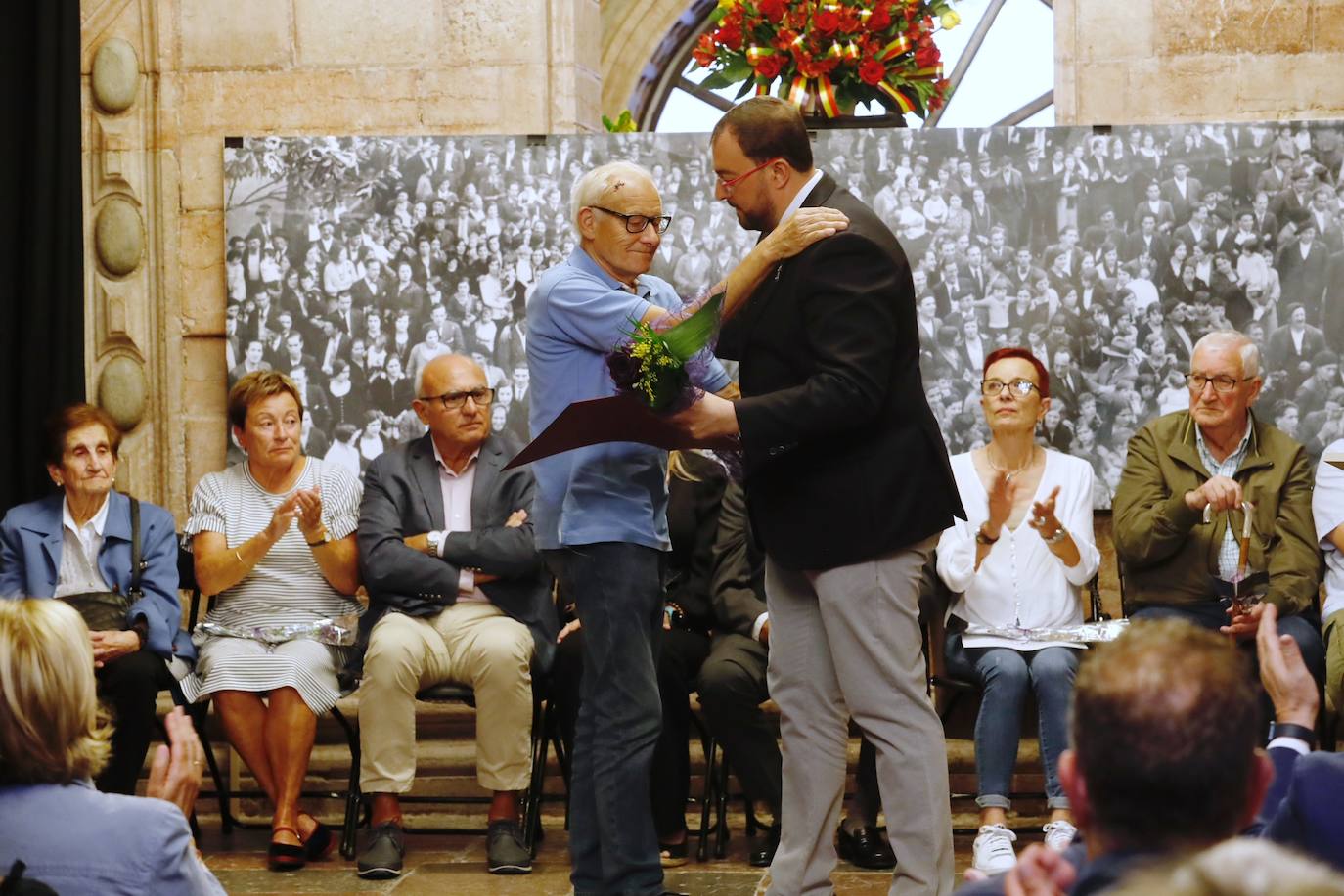 Barbón asiste al Día de la Memoria Democrática en Grado