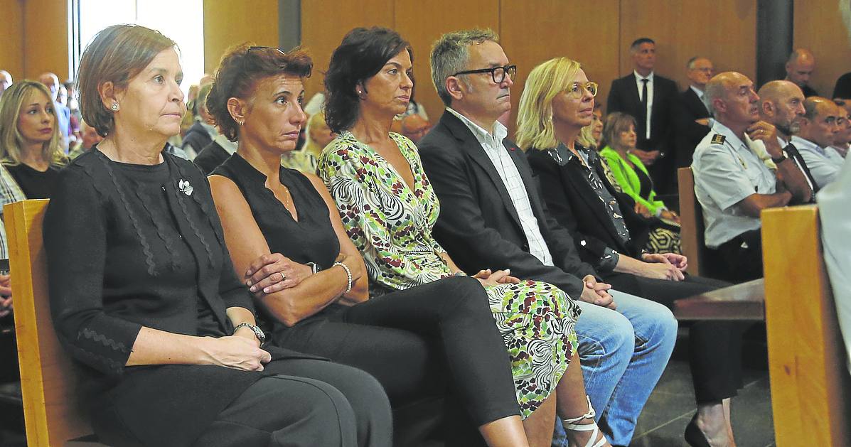 Carmen Moriyón, Nuria Bravo, Montserrat López, Gilberto Villoria y Sara Álvarez Rouco.