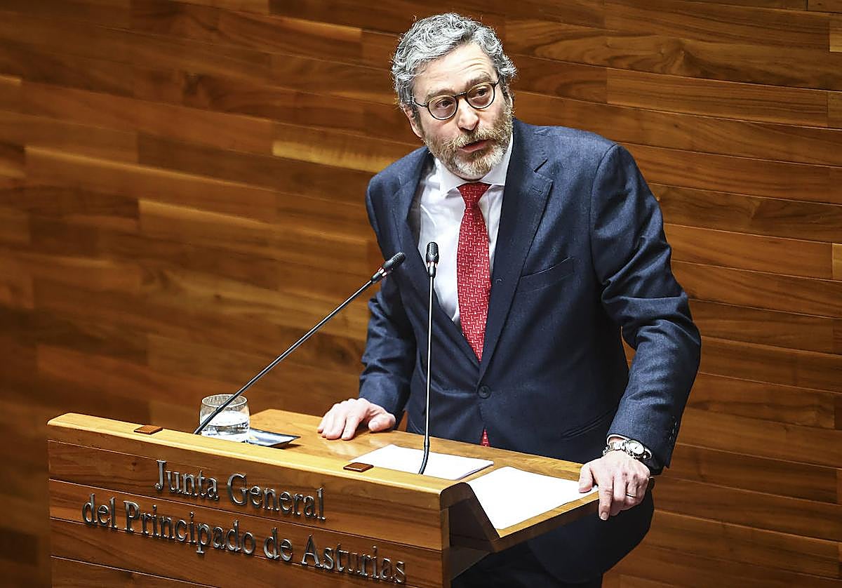 El diputado de Vox Javier Jové, en un pleno de la Junta General del Principado.