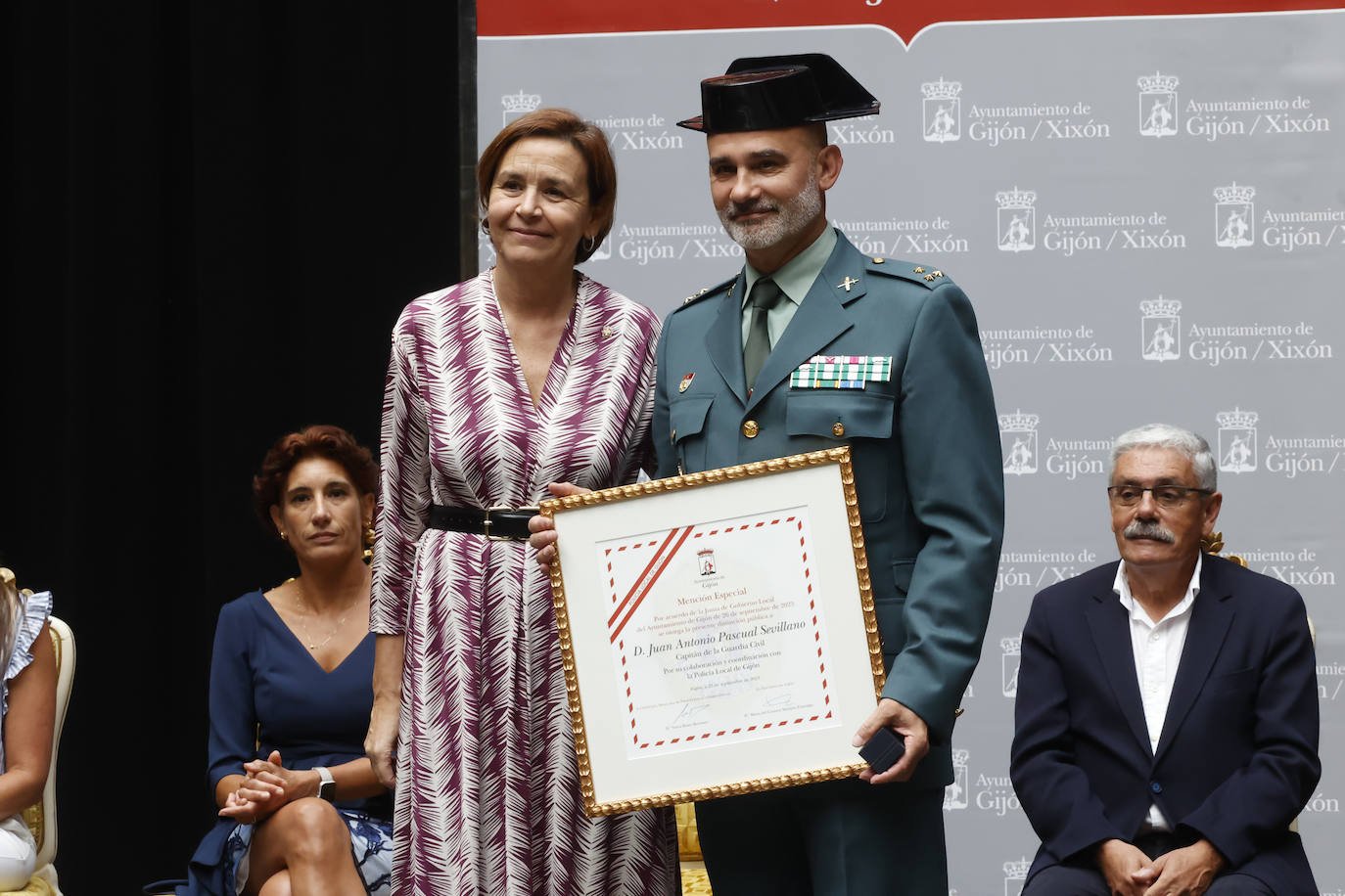 Homenajes y distinciones por el patrón de la Policía Local