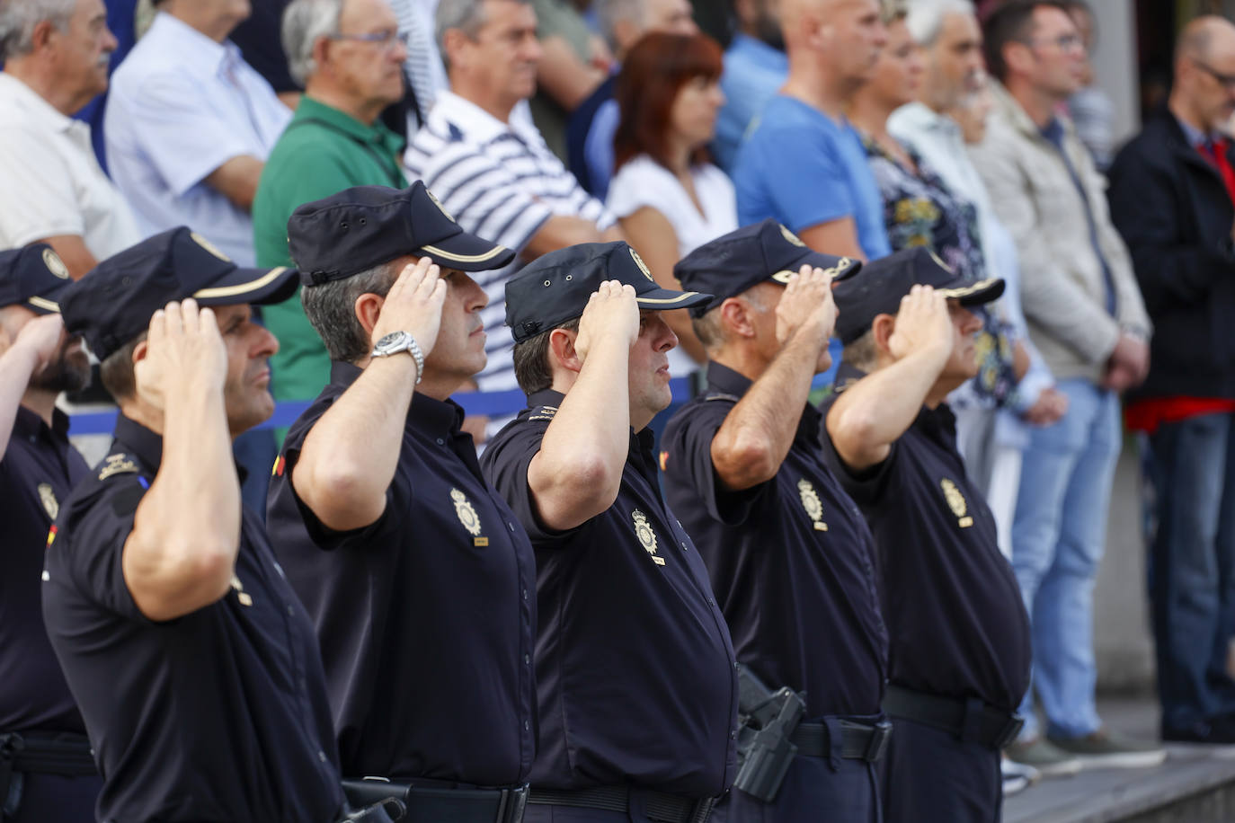 La Policía Nacional rinde honores a sus difuntos