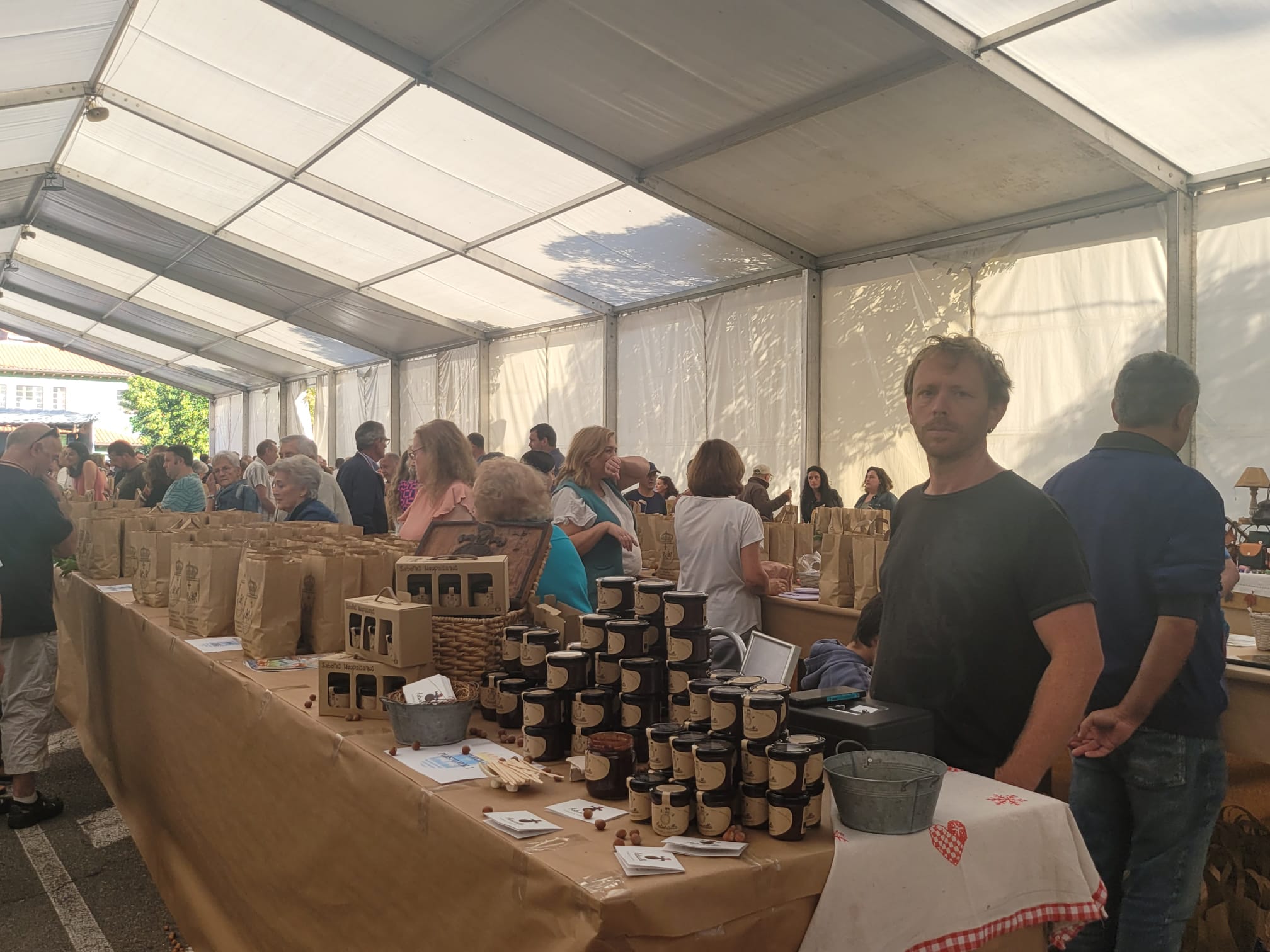 Infiesto festeja la cosecha de avellana