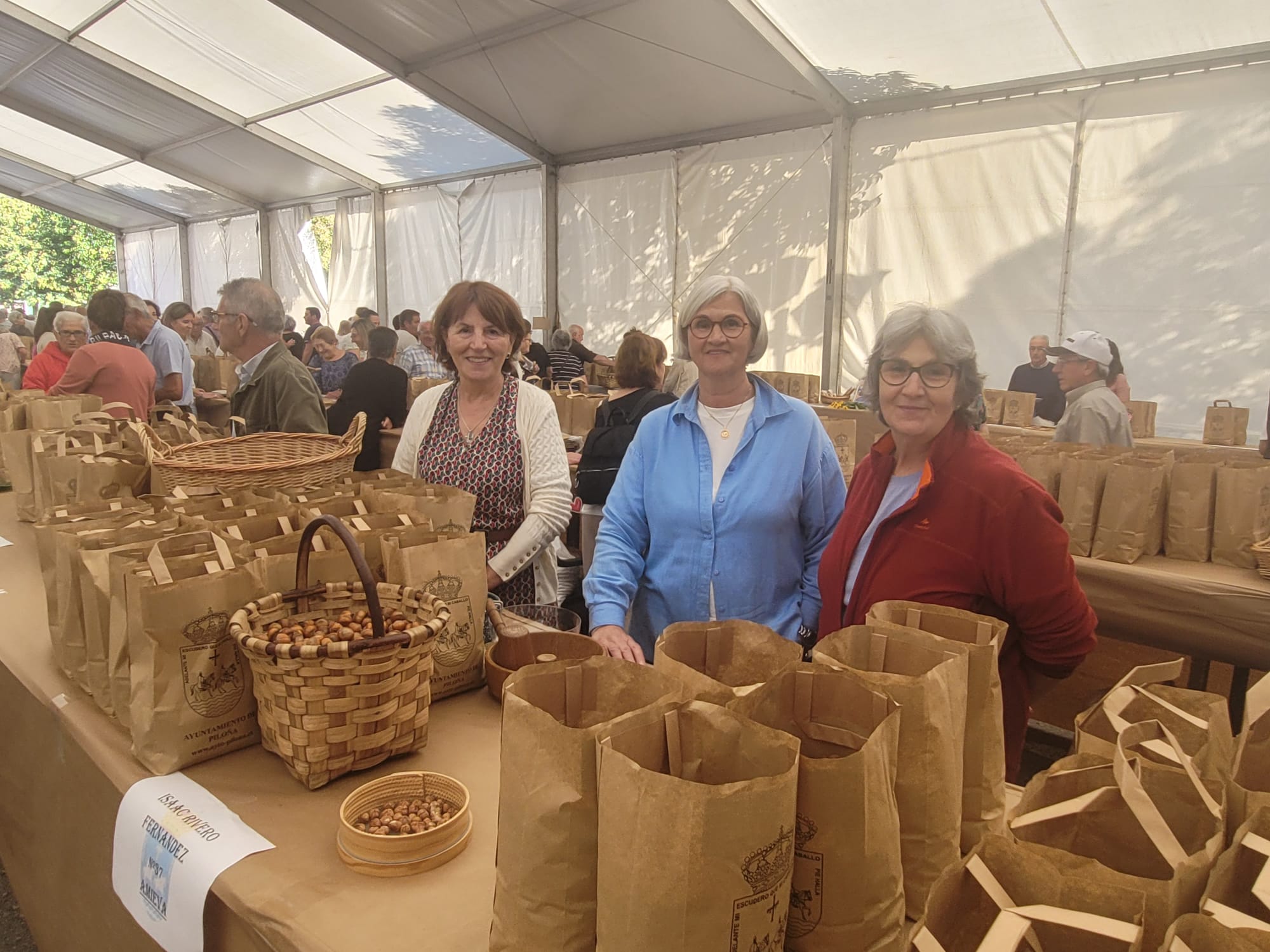 Infiesto festeja la cosecha de avellana