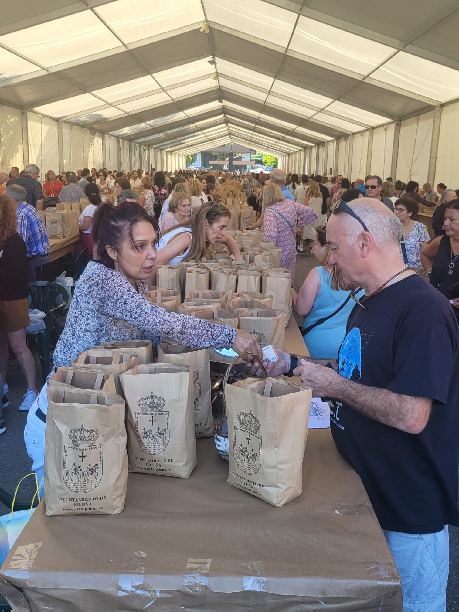 Infiesto festeja la cosecha de avellana