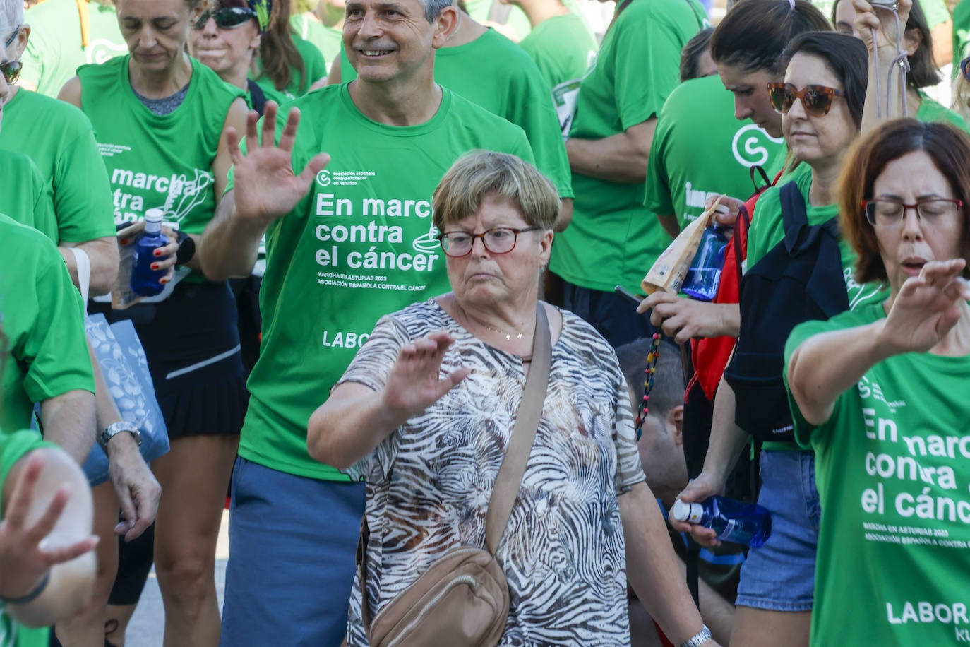 Solidaridad y caminata en Gijón en la lucha contra el cáncer