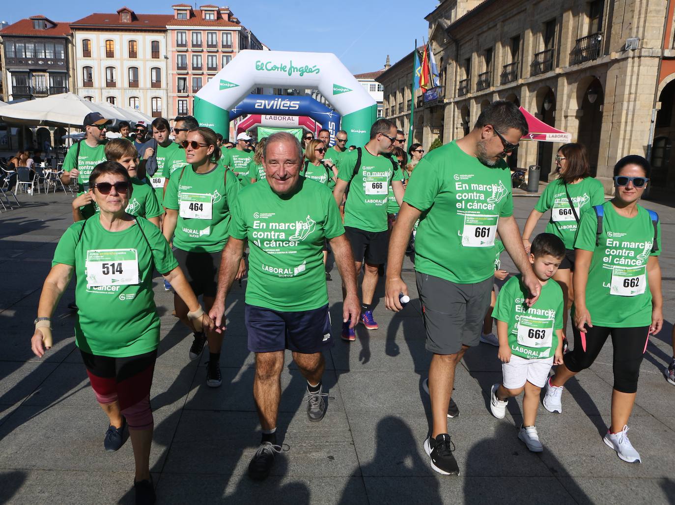 Avilés se tiñe de verde con cientos de personas &#039;en marcha&#039; contra el cáncer