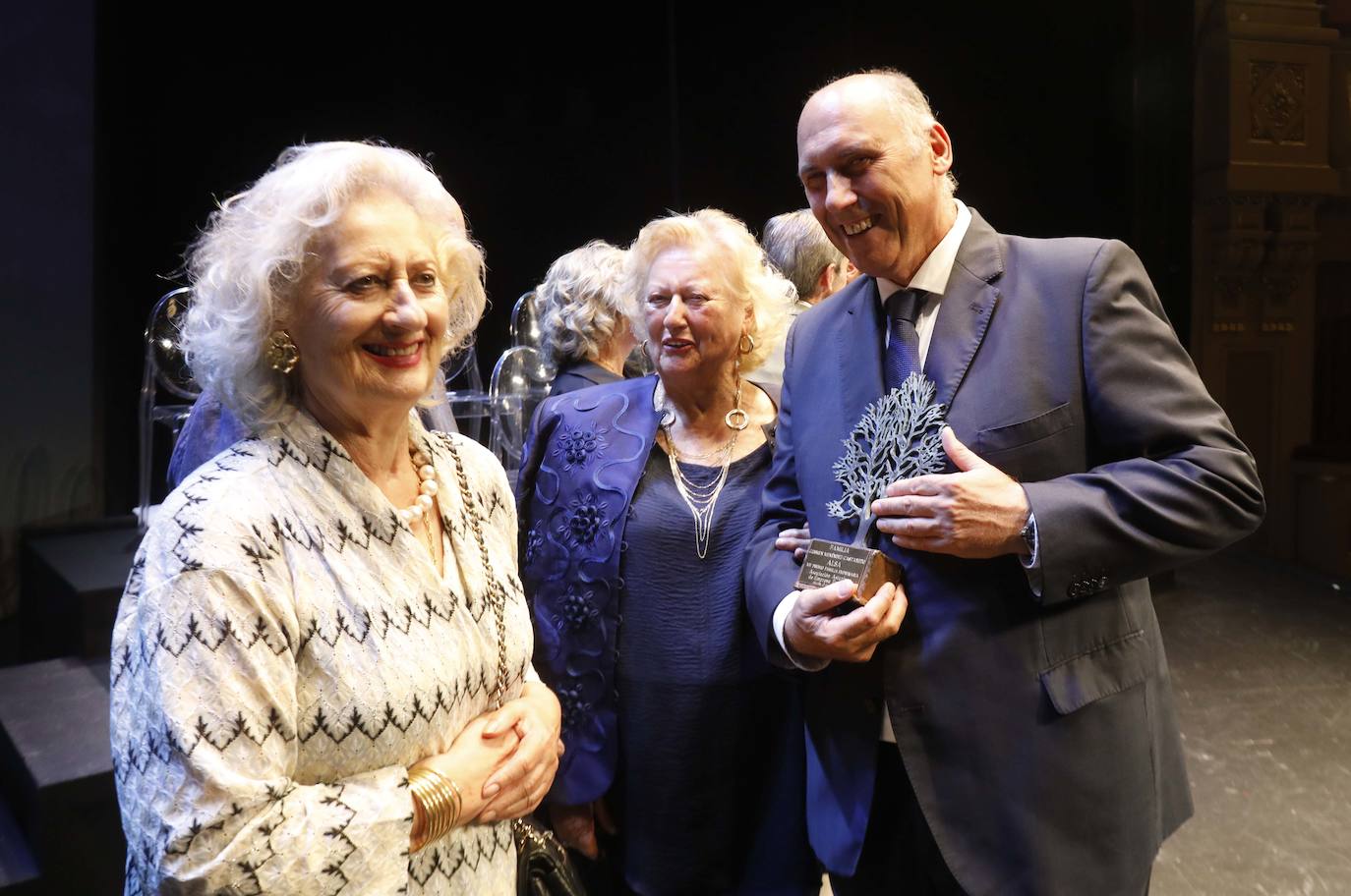 La empresa familiar rinde homenaje a «los cien primeros años de ALSA»