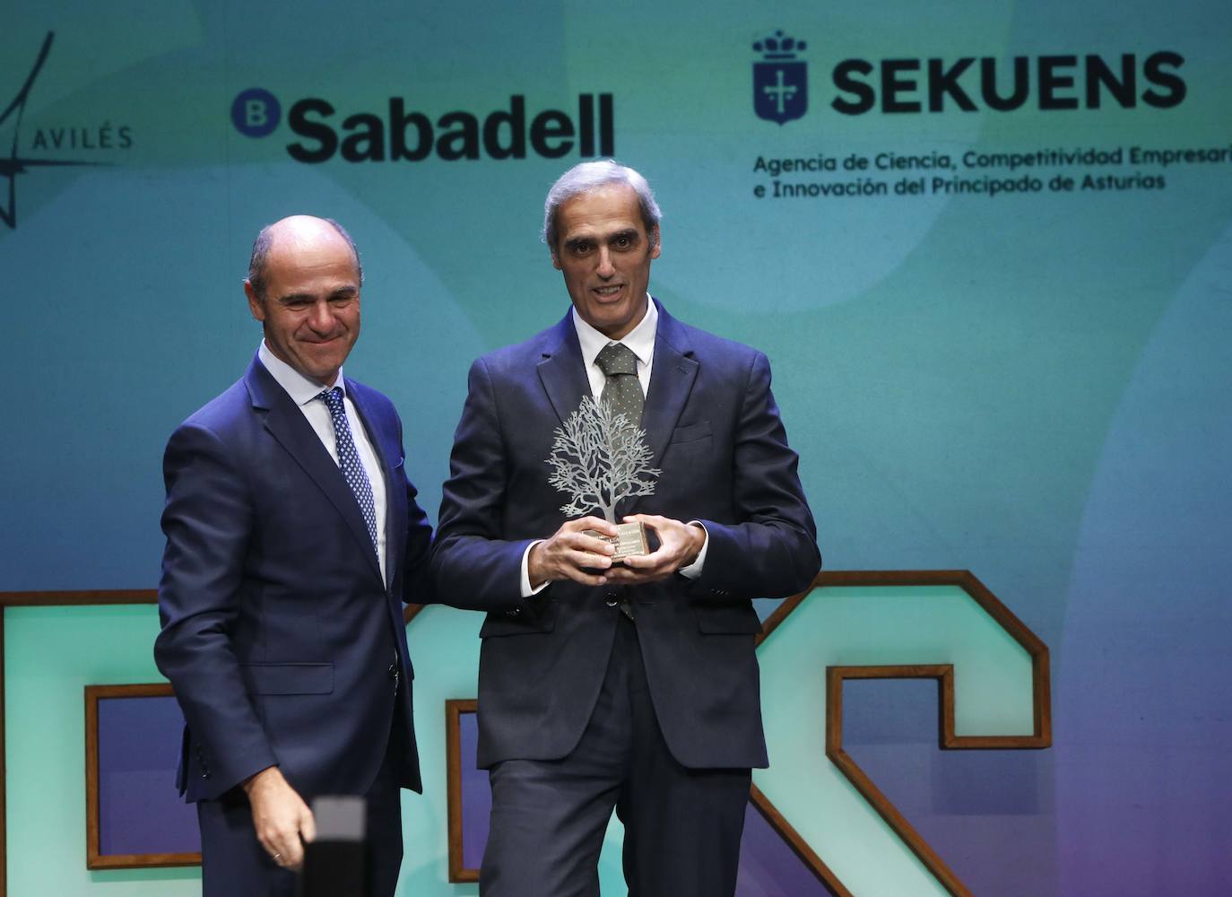 La empresa familiar rinde homenaje a «los cien primeros años de ALSA»