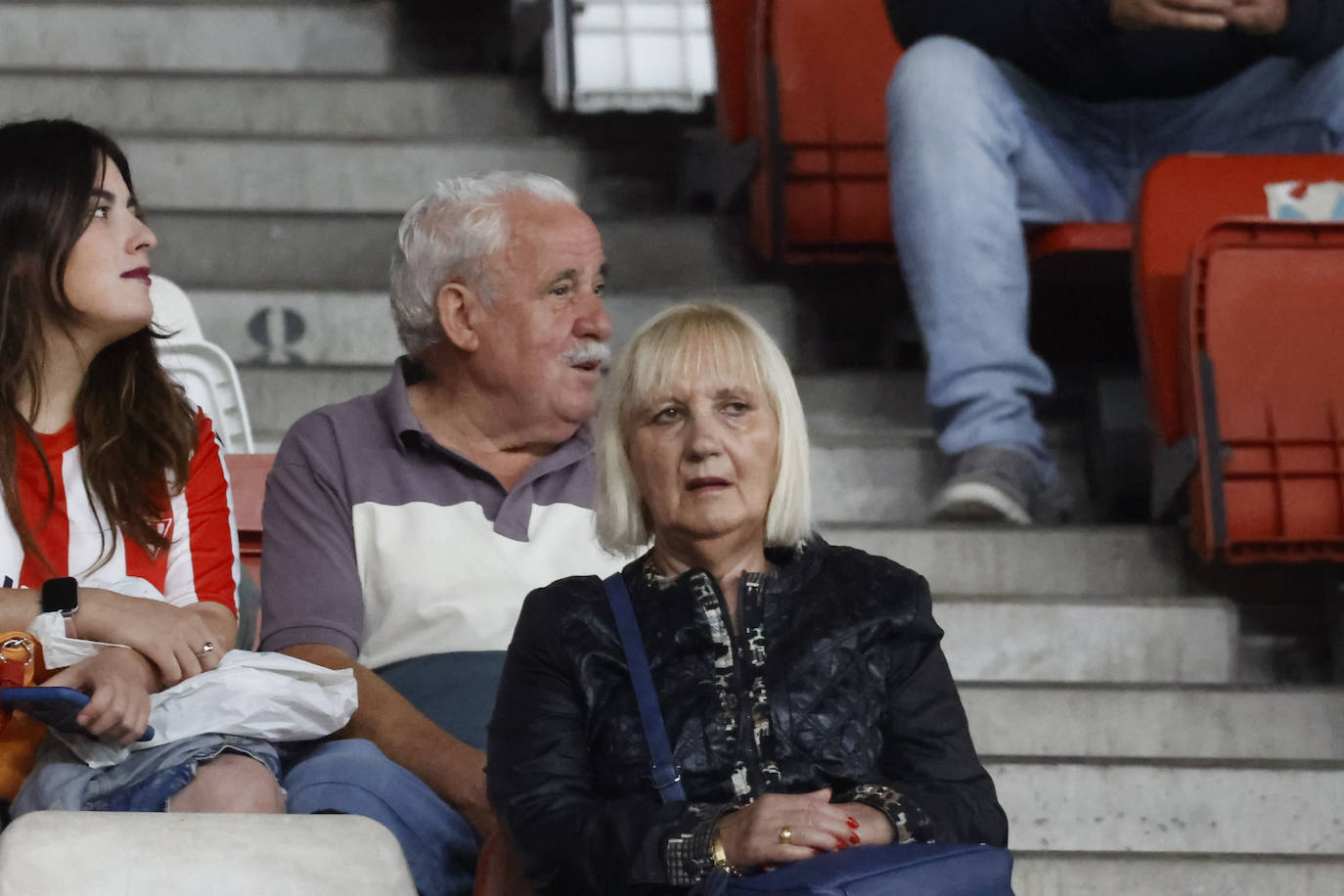 ¿Estuviste en el Sporting - Elche? ¡Búscate!