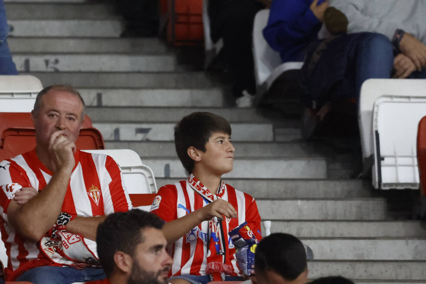 ¿Estuviste en el Sporting - Elche? ¡Búscate!