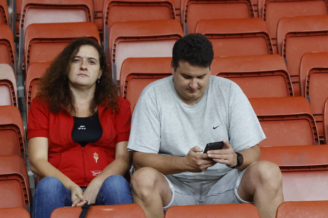 ¿Estuviste en el Sporting - Elche? ¡Búscate!